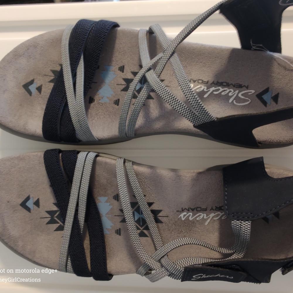 Skechers Women's Black and Gray Strappy Sandal